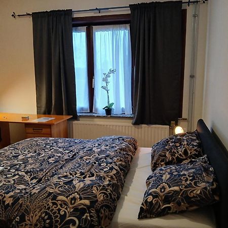 Bloemetje Hotel Asse Buitenkant foto