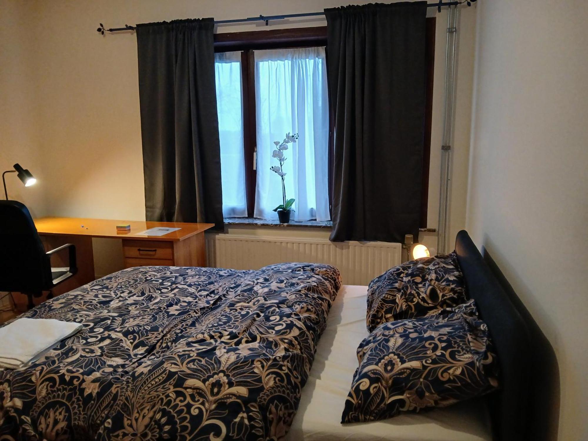 Bloemetje Hotel Asse Buitenkant foto